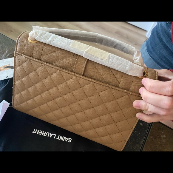 ❌TRADED❌BNWT Medium Envelope triquilt - Picture 6 of 15